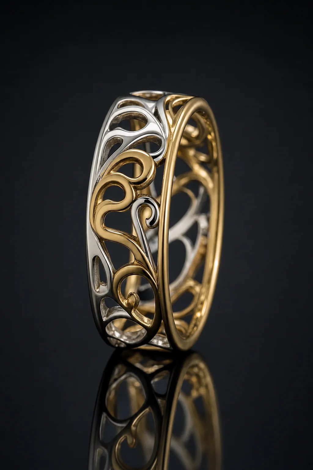 Anello Fascia Traforata in Oro Giallo e Bianco — Oro giallo e bianco 750‰